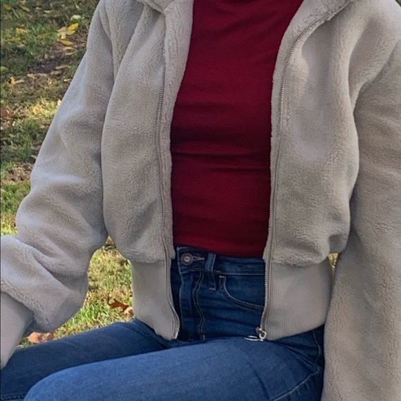 ✨NEW✨ Sherpa Cropped O-Ring Jacket- Taupe - Picture 5 of 6